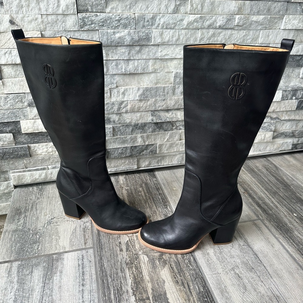 Bill Blass Anthropologie Black Monogram Leather Knee High Block Heel Boots 8.5 - Picture 8 of 12